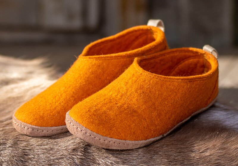 oranssit_huopatossut_netti.jpg